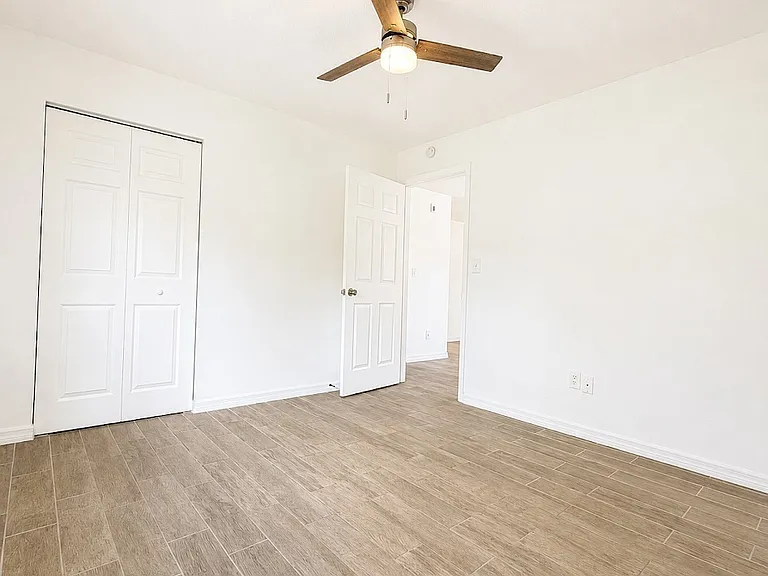 723 Burdick St — Photo 8