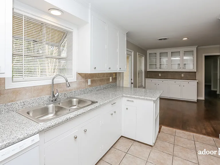 1628 Wilhurst St — Photo 3