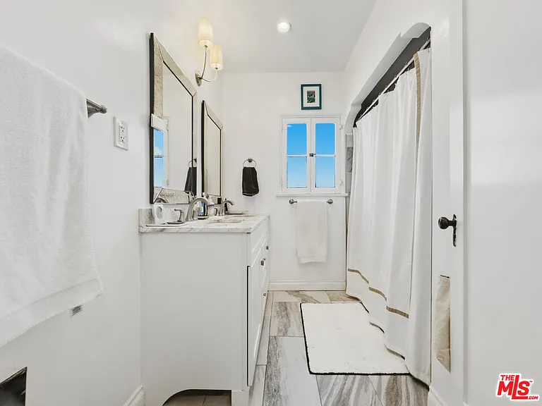 934 N Harper Ave — Photo 17