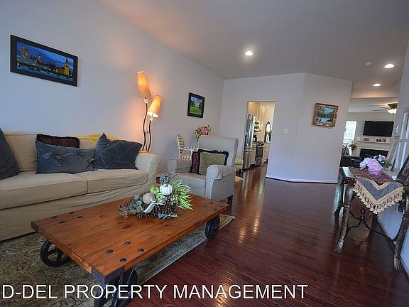 4th image of 541 Canal Dr