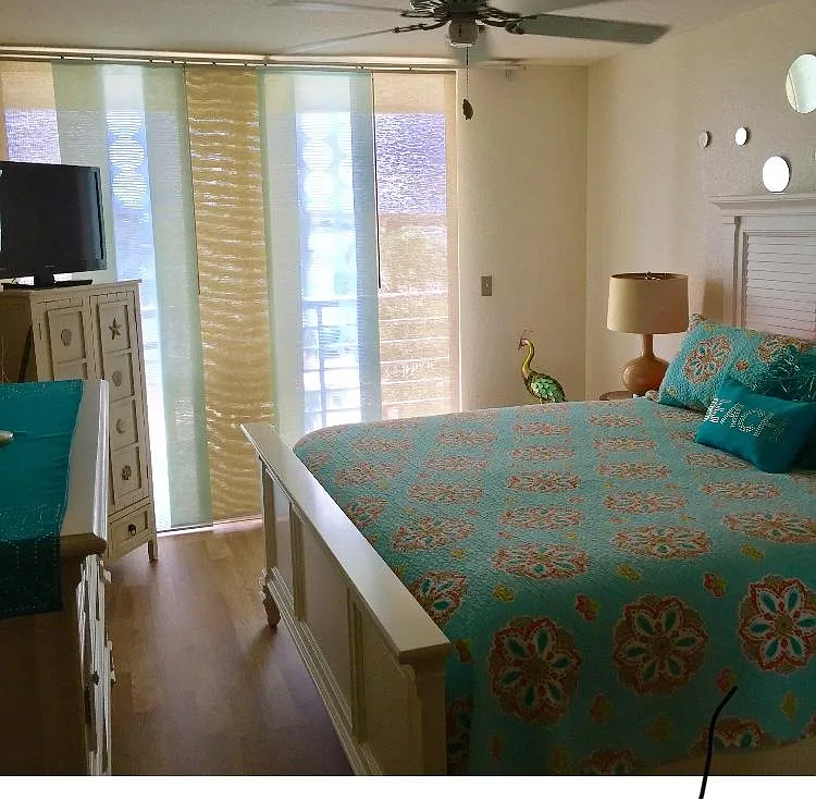 2 bed, 1080 sqft, $2,500 — Photo 3
