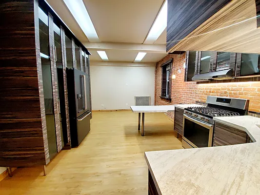 Rented by Brooklyn Property Group LLC | media 32