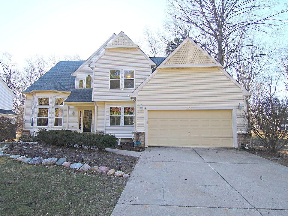 1st image of 18527 Laurel Dr