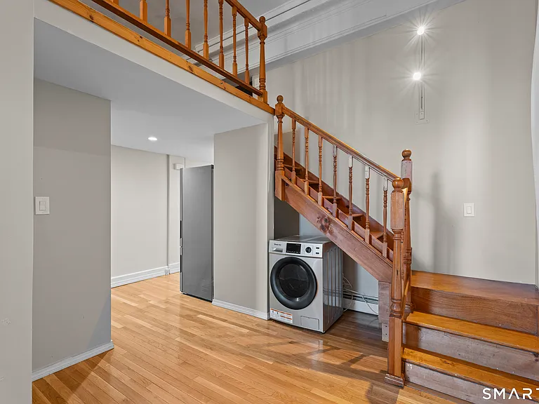 548 Chapel St #1F — Photo 4