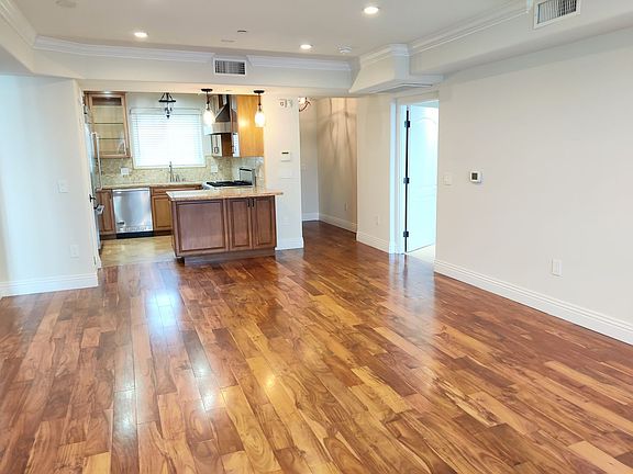 2nd image of 4350 Vantage Ave APT 302