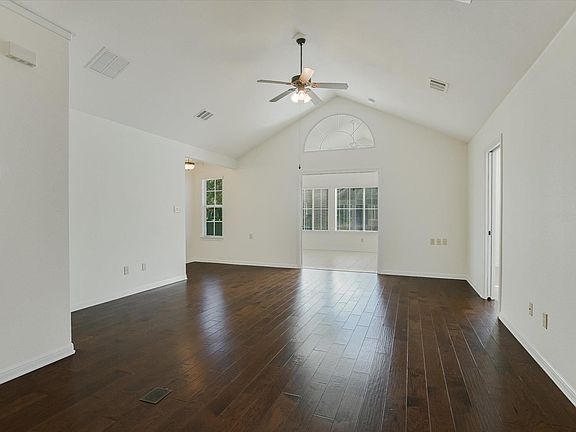 5th image of 30 Wildwood Dr APT 111
