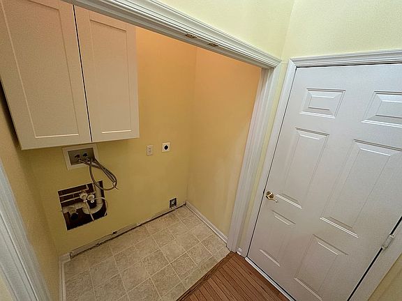 4th image of 306 Aster Cir