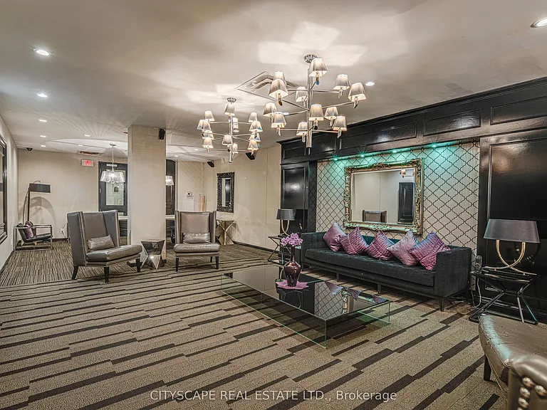 510 King St E #313 — Photo 33