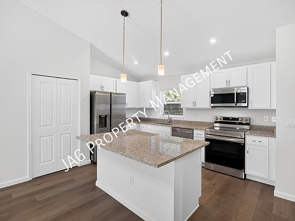2nd image of 1036 Salina St SE