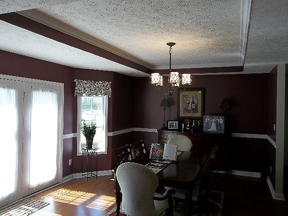 3rd image of 4850 Carlsbad Ln