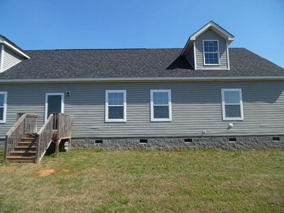 4th image of 68 Jennifer Dr Dr