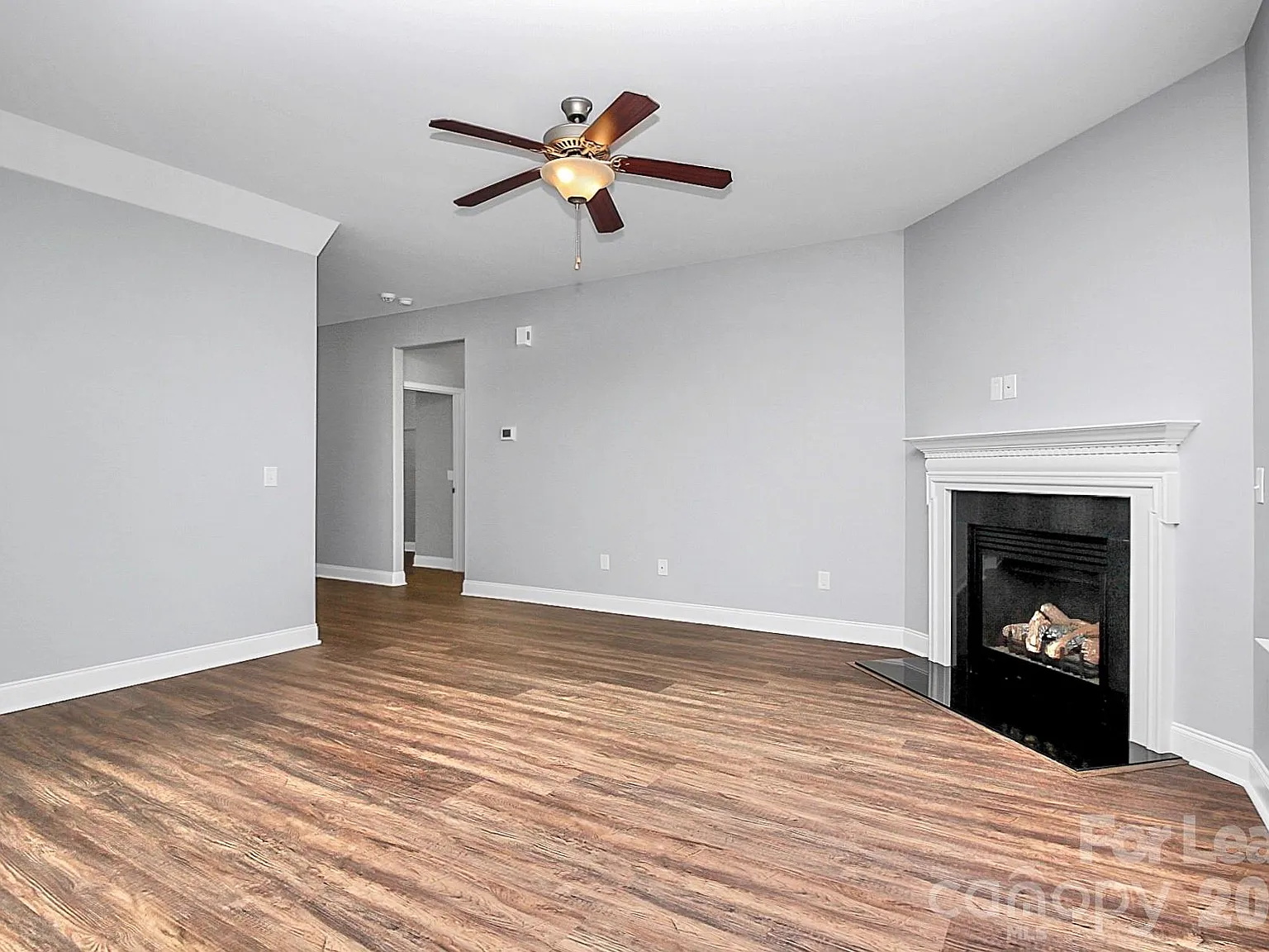 5 bed, 3.0 bath, 2300 sqft, $2,899 — Photo 4