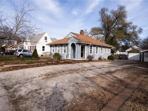 2028 New Hampshire St, Lawrence, KS 66046