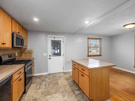 4th image of 4665 Westshire Dr NW