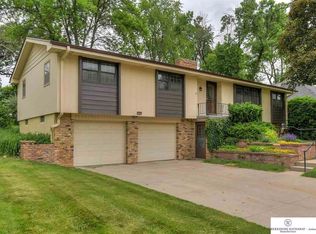11634 Farnam St, Omaha, NE 68154