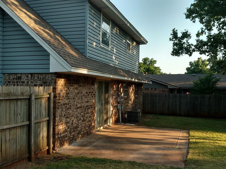 2nd image of 609 Holly Hill Rd