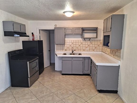 4th image of 5641 Bend St #C