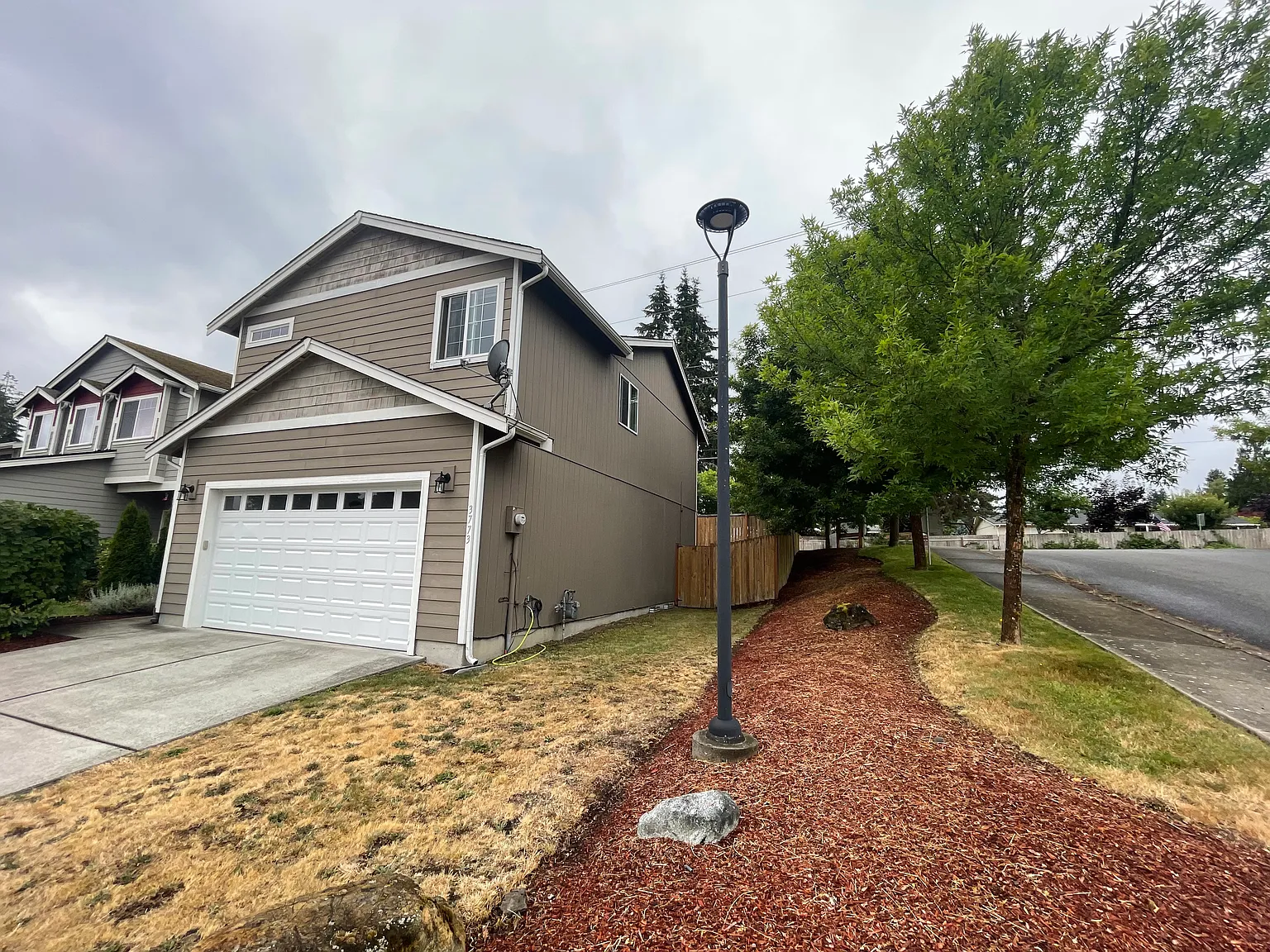 4 bed, 2.5 bath, 1702 sqft, $2,800 — Photo 2
