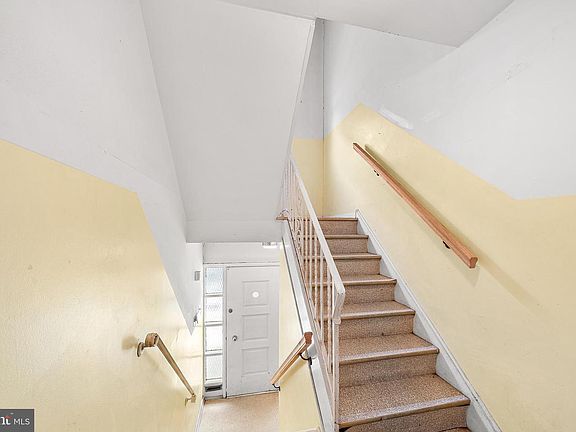 4th image of 2249 Faunce St