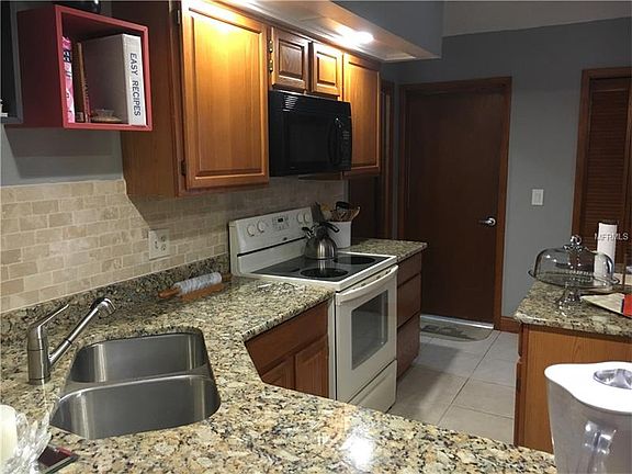 3rd image of 845 Lake Jackson Cir