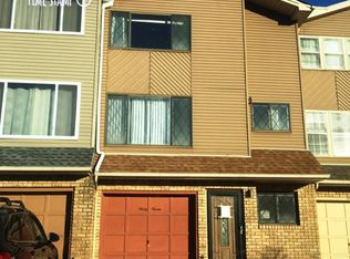 37 Drumgoole Rd E, Staten Island, NY 10312