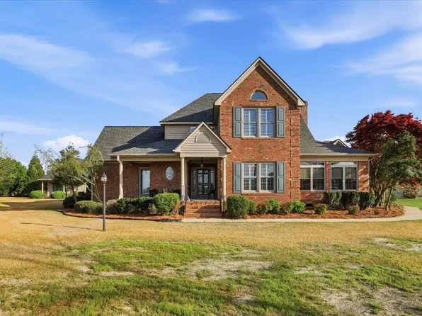 100 Edgebrook Dr, Pikeville, NC 27863