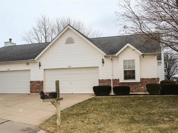 1304 Eagles Way Ct, Hazelwood, MO 63042
