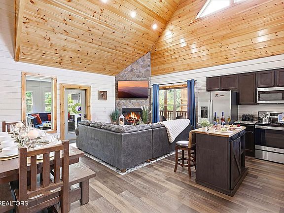2nd image of 3805 Twilight Way