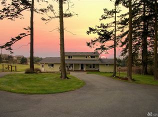 1346 W Beach Rd, Oak Harbor, WA 98277