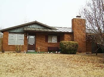 1st image of 904 W Louisa Ave