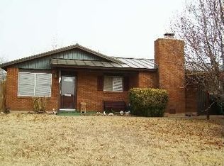904 W Louisa Ave, Iowa Park, TX 76367