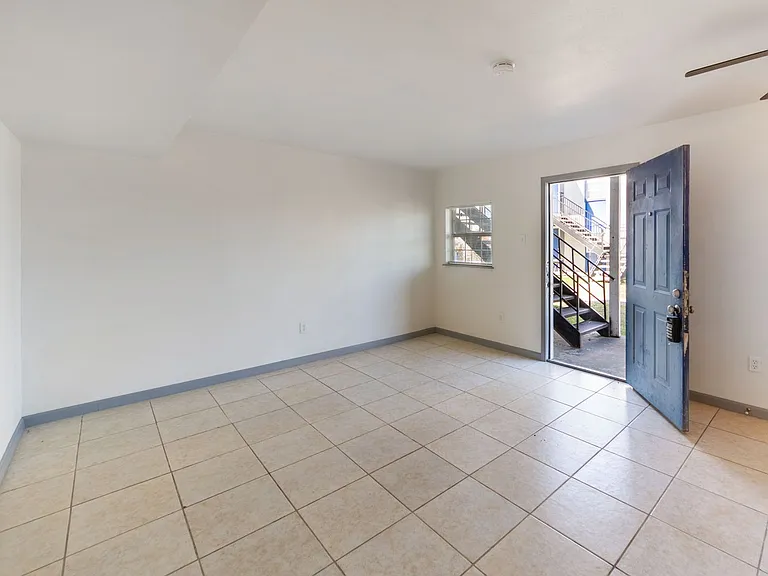 Hurry! Move Inspecial Housing Accepted. — Photo 29