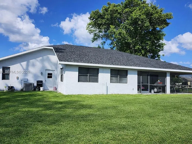 506 Corinne Dr — Photo 3