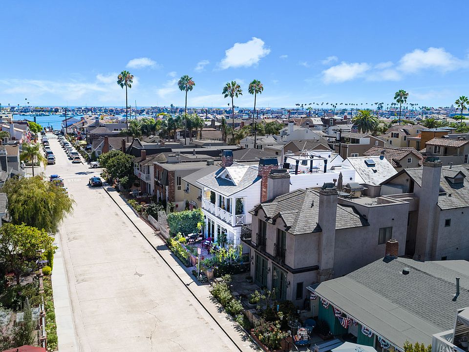 2nd image of 211 Coral Ave