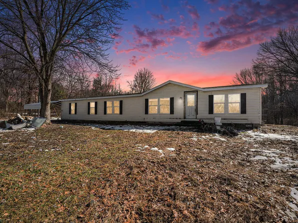 3036 Pine Lake St, Niles, MI 49120