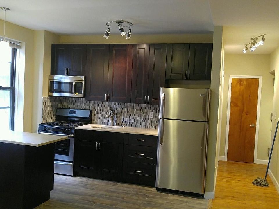 1st image of 164 E 33rd St #16