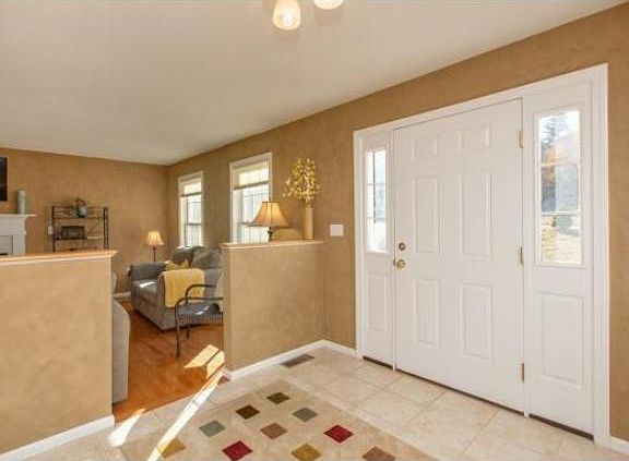 4th image of 9 Foxmoor Cir