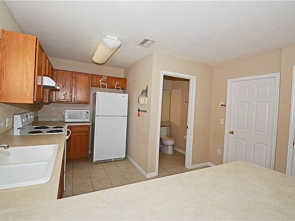 2nd image of 106 Woodknoll Pl