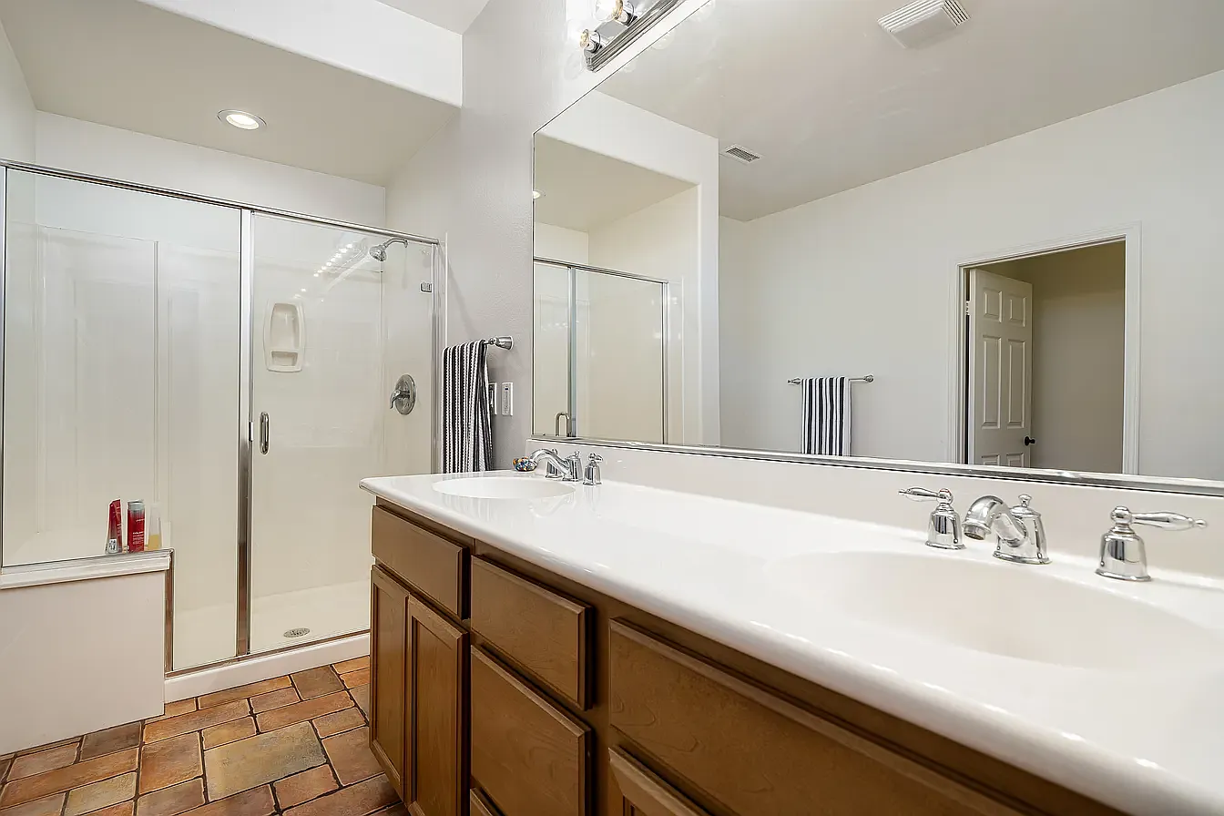 2 bed, 1580 sqft, $5,500 — Photo 4