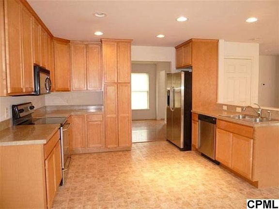 5th image of 303 Antler Dr