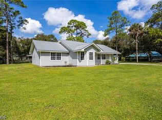 1212 Woods Dr, Labelle, FL 33935
