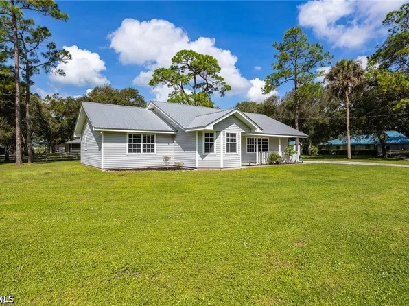 1212 Woods Dr, Labelle, FL 33935