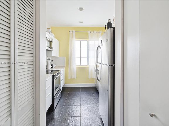4th image of 1510 Meridian Ave APT 12