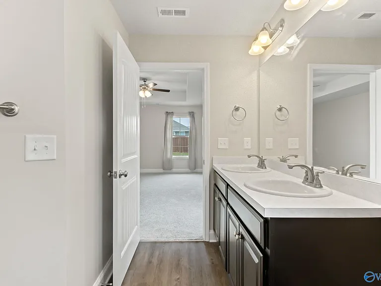 122 Ardsley Dr — Photo 28