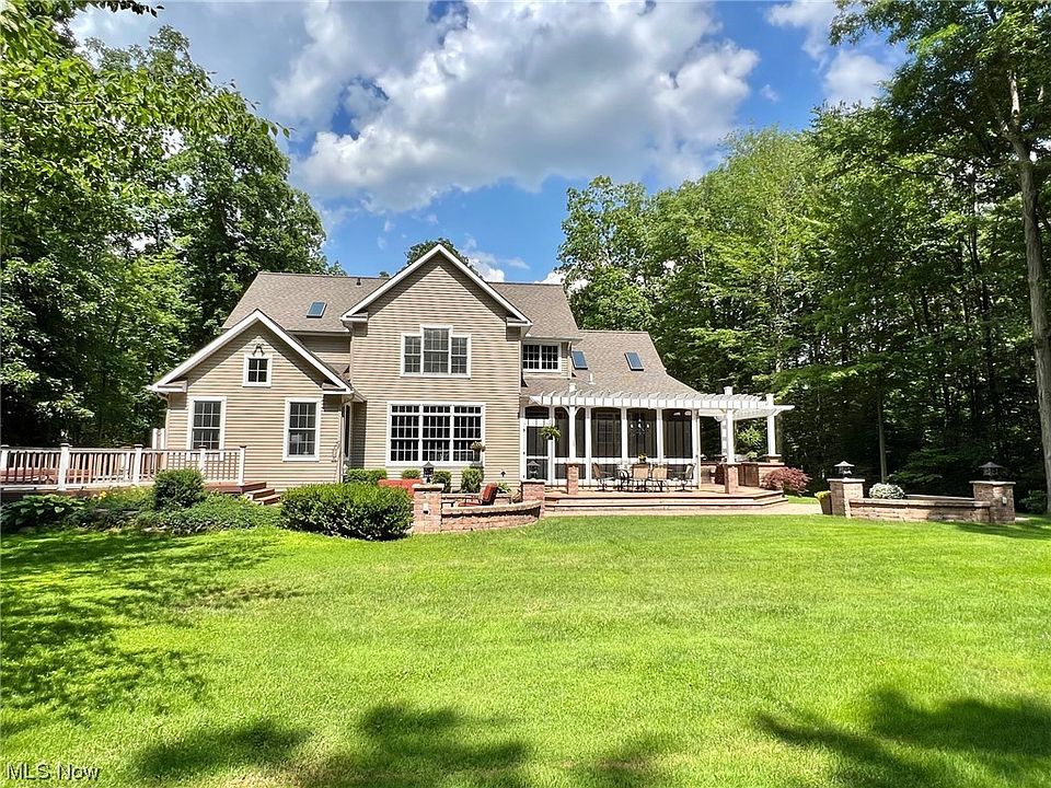 10770 Locust Grove Dr, Chardon, OH 44024 Zillow