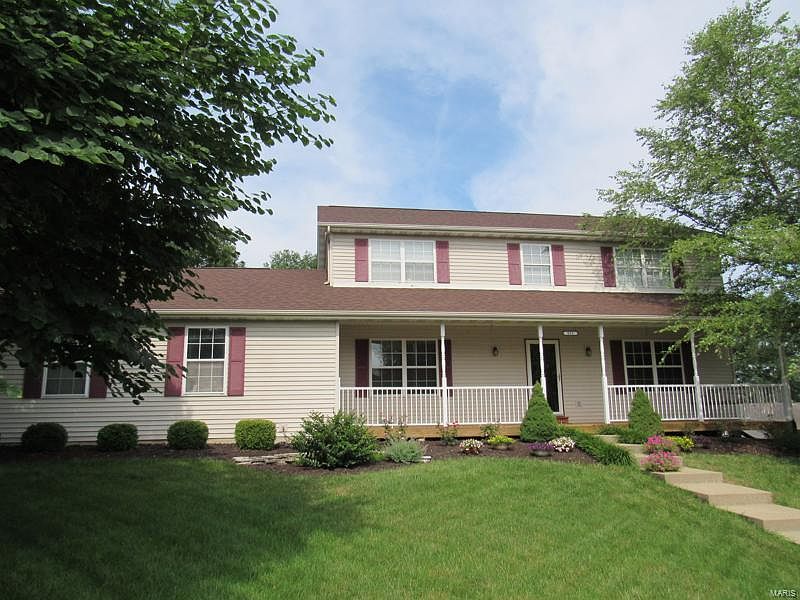 1st image of 901 Amesbury Ct