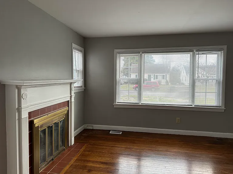 635 Longview Dr — Photo 5