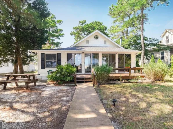 44725 Lighthouse Rd, Piney Point, MD 20674