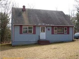 11 Appletree Ln, Baileyville, ME 04694