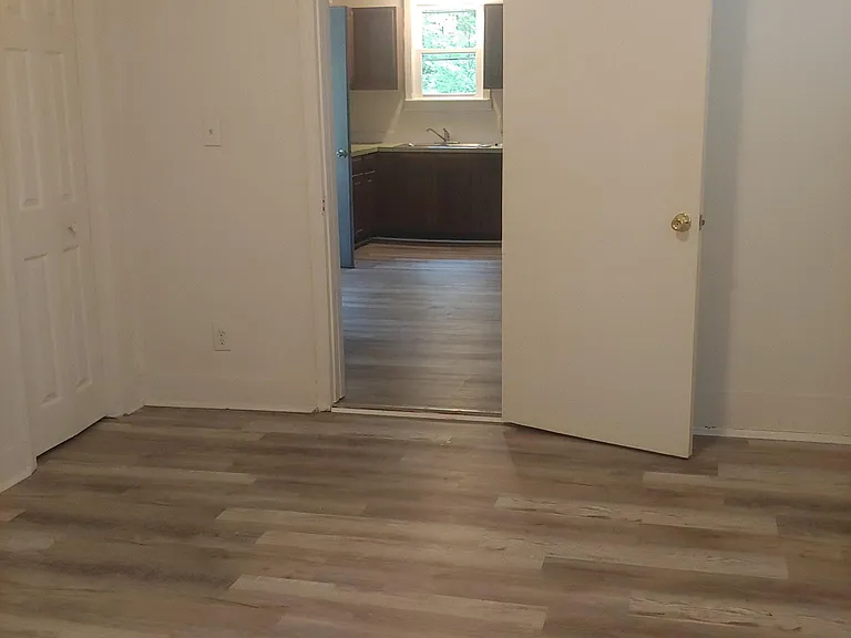 619 N Horner Blvd — Photo 4